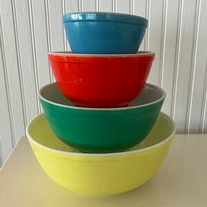 Vintage Pyrex Primary Colors Nesting Bowl Set of 4